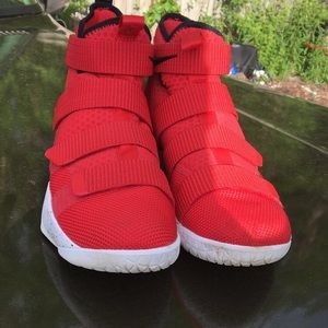 I’m selling my Lebron 11s